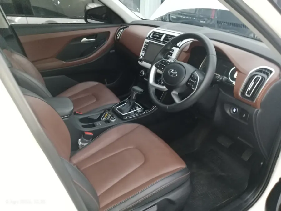 Foto Mobil Bekas Kabin Depan Hyundai Creta 1.5 Prime tahun 2022