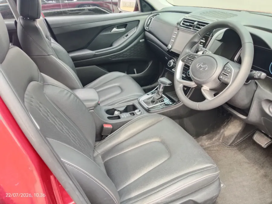 Foto Mobil Bekas Kabin Depan Hyundai Creta 1.5 Prime tahun 2022