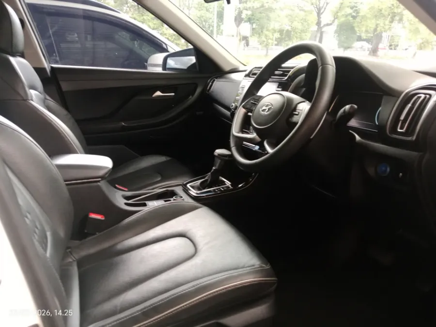 Foto Mobil Bekas Kabin Depan Hyundai Creta 1.5 Prime tahun 2022