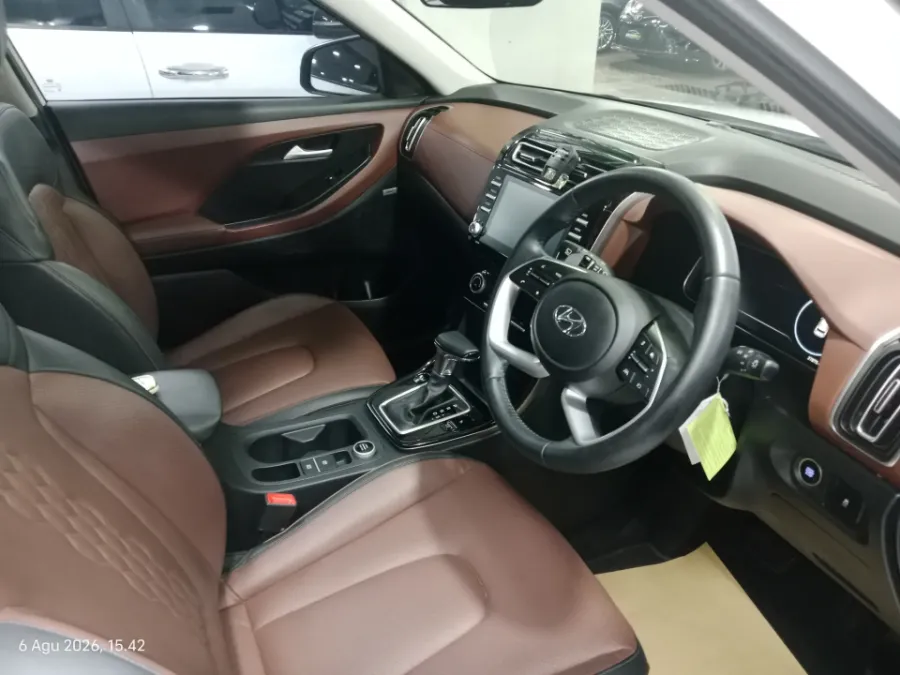 Foto Mobil Bekas Kabin Depan Hyundai Creta 1.5 Prime tahun 2022