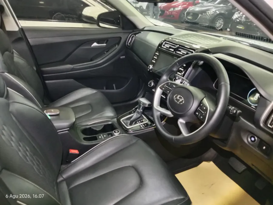 Foto Mobil Bekas Kabin Depan Hyundai Creta 1.5 Prime tahun 2022