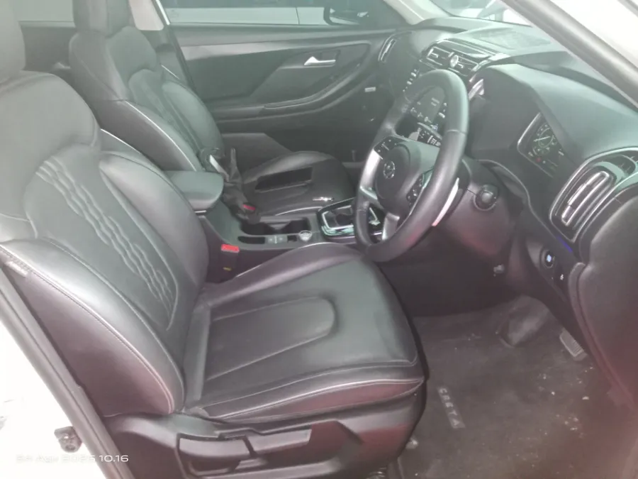 Foto Mobil Bekas Kabin Depan Hyundai Creta 1.5 Prime tahun 2022