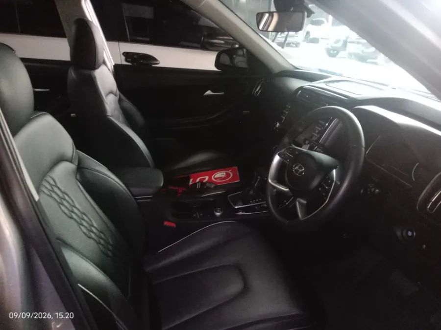 Foto Mobil Bekas Kabin Depan Hyundai Creta 1.5 Prime tahun 2022