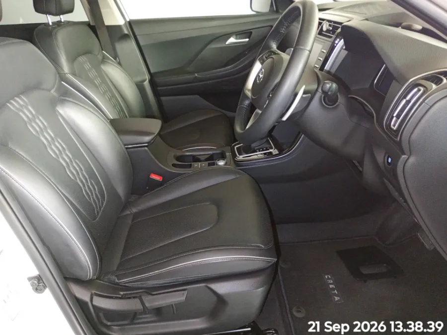 Foto Mobil Bekas Kabin Depan Hyundai Creta 1.5 Prime tahun 2022