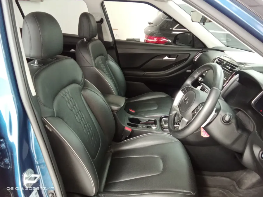 Foto Mobil Bekas Kabin Depan Hyundai Creta 1.5 Prime tahun 2022