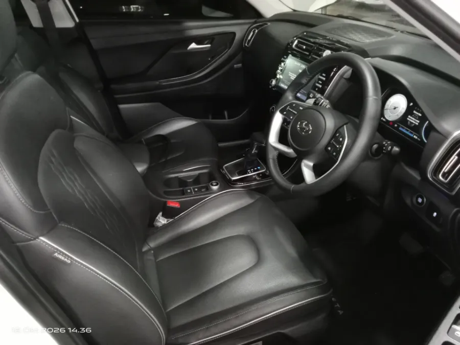 Foto Mobil Bekas Kabin Depan Hyundai Creta 1.5 Prime tahun 2022