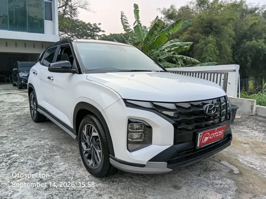 Foto Mobil Bekas Kanan Depan Hyundai Creta 1.5 Prime tahun 2022