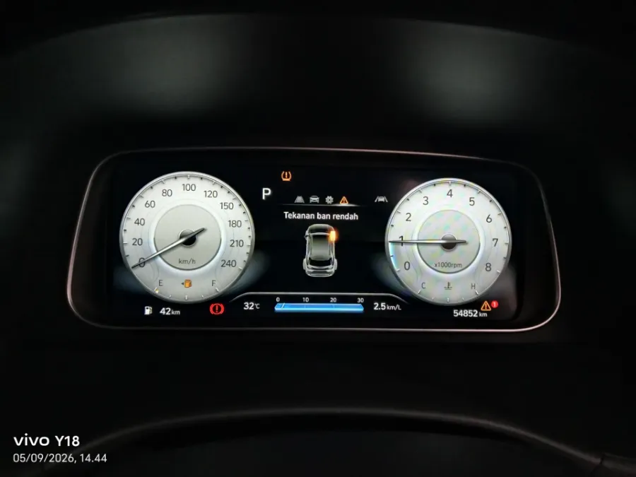 Foto Mobil Bekas Odometer Hyundai Creta 1.5 Prime tahun 2022