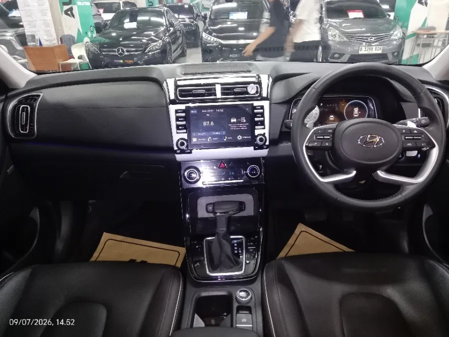 Foto Mobil Bekas Dashboard Hyundai Creta 1.5 Prime tahun 2023