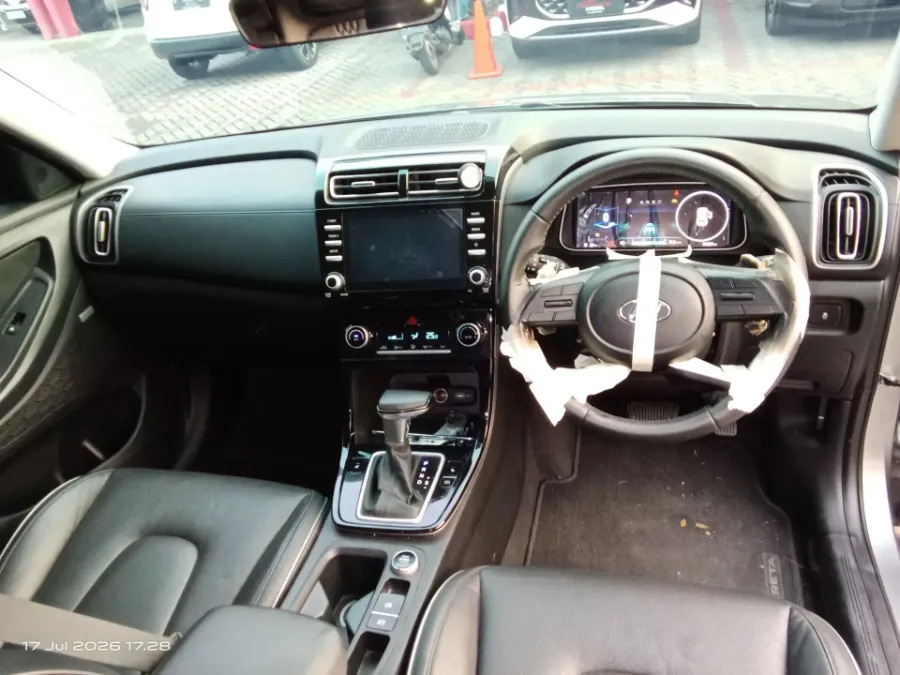 Foto Mobil Bekas Dashboard Hyundai Creta 1.5 Prime tahun 2023