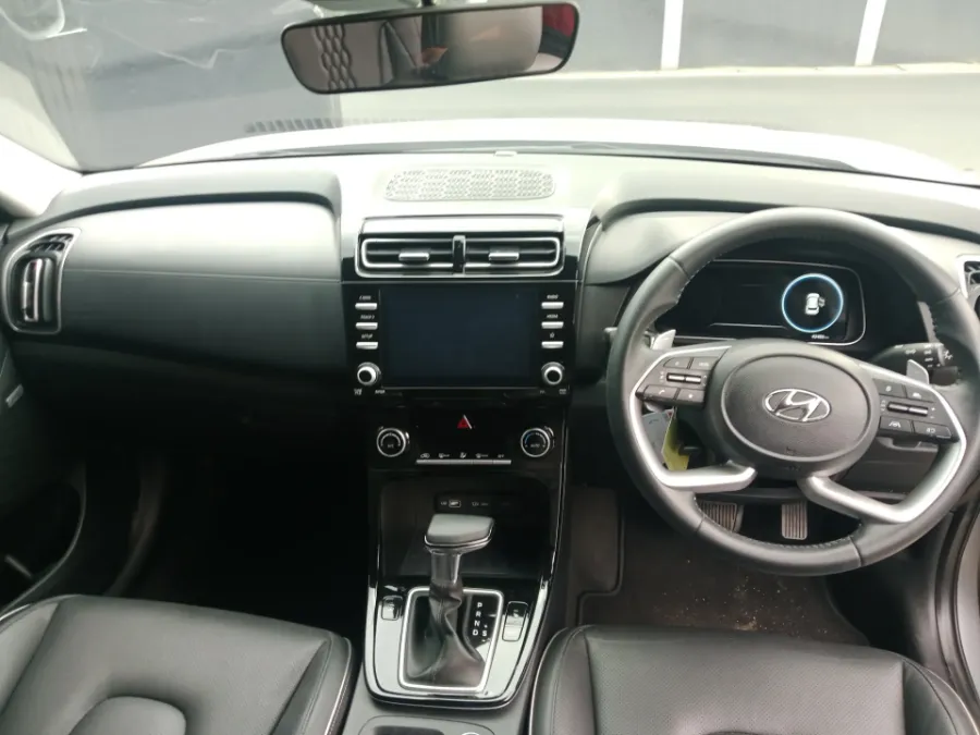 Foto Mobil Bekas Dashboard Hyundai Creta 1.5 Prime tahun 2023