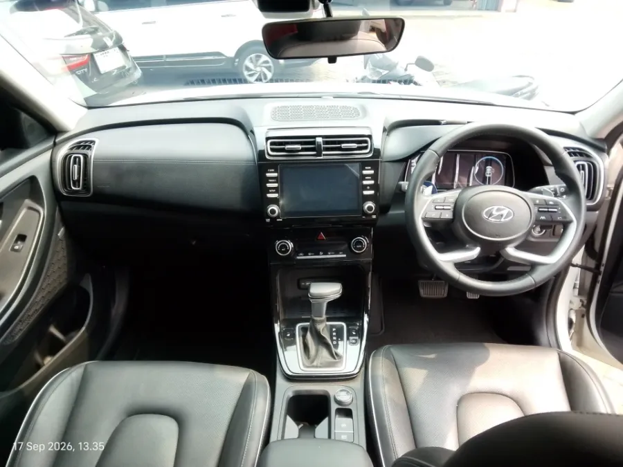 Foto Mobil Bekas Dashboard Hyundai Creta 1.5 Prime tahun 2023