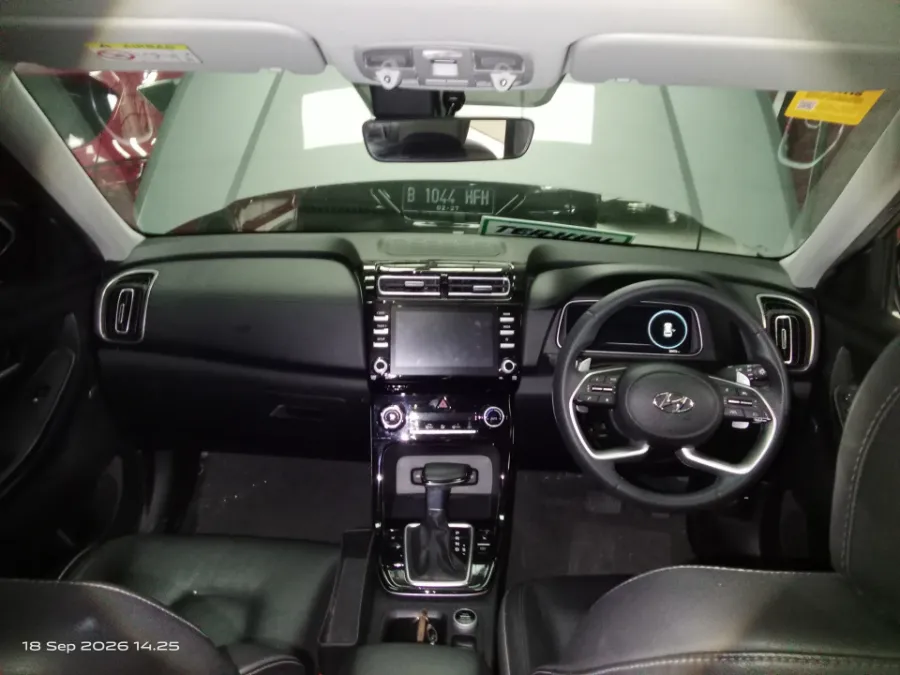 Foto Mobil Bekas Dashboard Hyundai Creta 1.5 Prime tahun 2023
