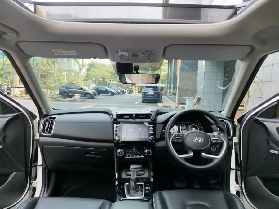 Foto Mobil Bekas Dashboard Hyundai Creta 1.5 Prime tahun 2023