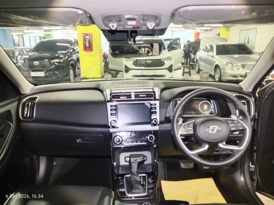 Foto Mobil Bekas Dashboard Hyundai Creta 1.5 Prime tahun 2023