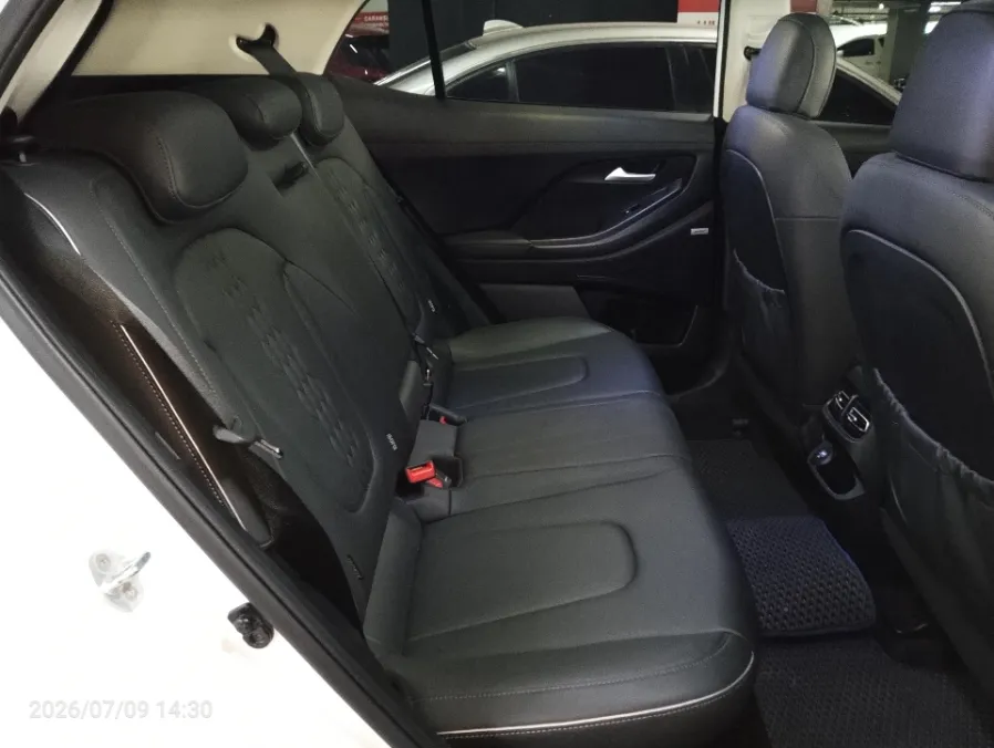 Foto Mobil Bekas Kabin Belakang Hyundai Creta 1.5 Prime tahun 2023