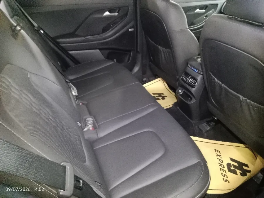 Foto Mobil Bekas Kabin Belakang Hyundai Creta 1.5 Prime tahun 2023