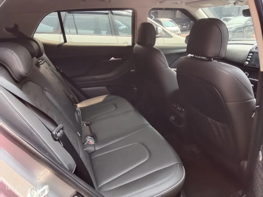 Foto Mobil Bekas Kabin Belakang Hyundai Creta 1.5 Prime tahun 2023