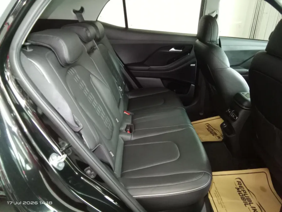 Foto Mobil Bekas Kabin Belakang Hyundai Creta 1.5 Prime tahun 2023