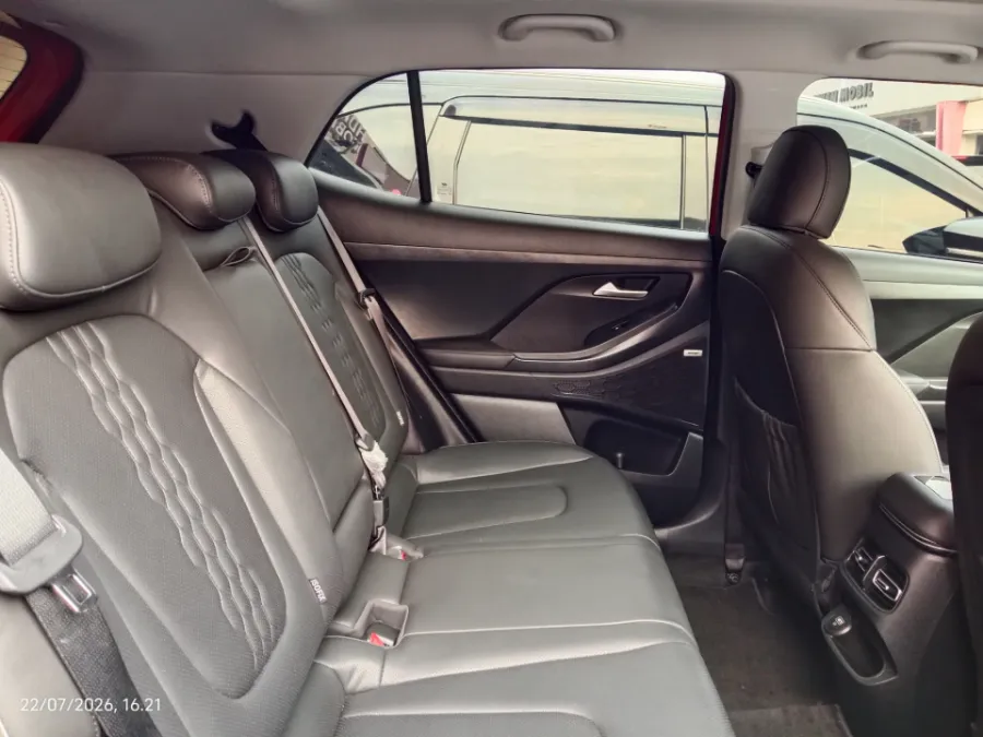 Foto Mobil Bekas Kabin Belakang Hyundai Creta 1.5 Prime tahun 2023