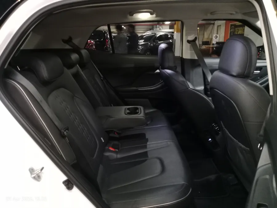 Foto Mobil Bekas Kabin Belakang Hyundai Creta 1.5 Prime tahun 2023