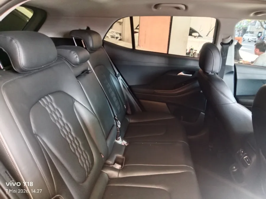 Foto Mobil Bekas Kabin Belakang Hyundai Creta 1.5 Prime tahun 2023