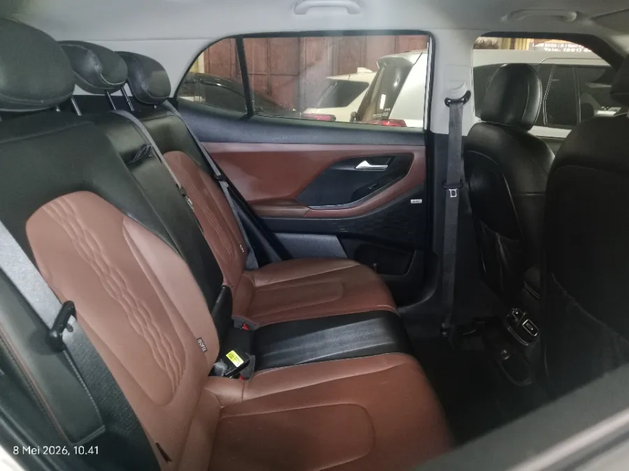 Foto Mobil Bekas Kabin Belakang Hyundai Creta 1.5 Prime tahun 2023