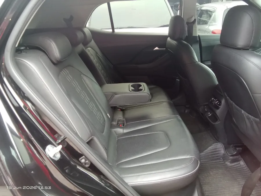 Foto Mobil Bekas Kabin Belakang Hyundai Creta 1.5 Prime tahun 2023