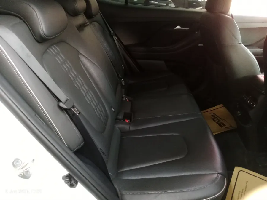 Foto Mobil Bekas Kabin Belakang Hyundai Creta 1.5 Prime tahun 2023