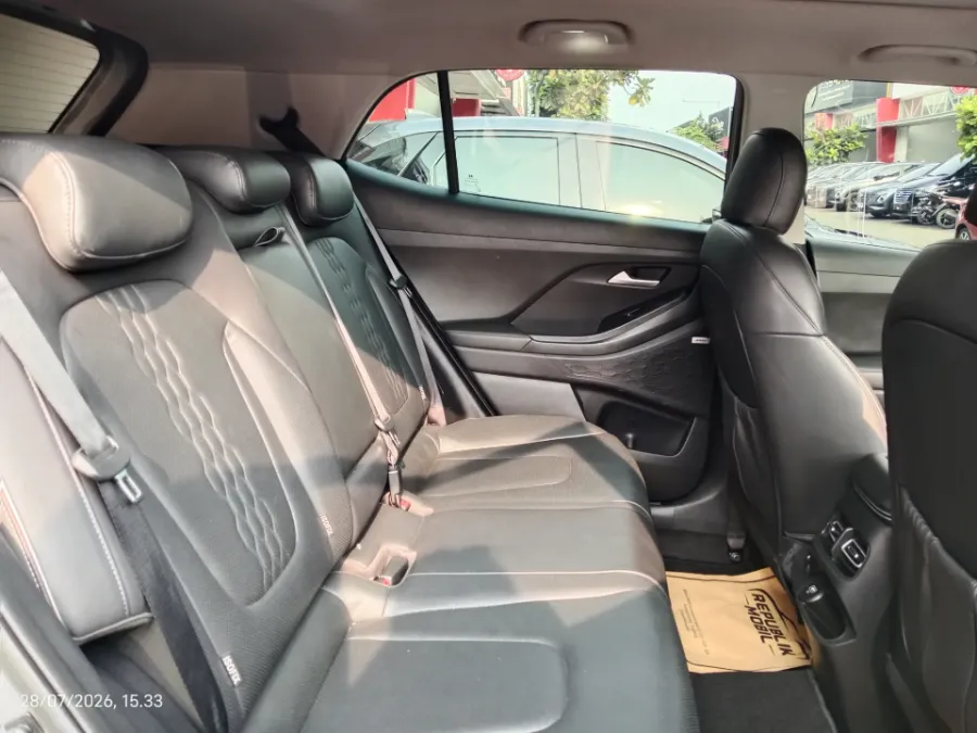 Foto Mobil Bekas Kabin Belakang Hyundai Creta 1.5 Prime tahun 2023