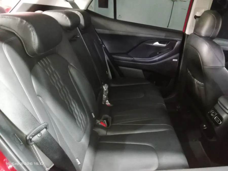 Foto Mobil Bekas Kabin Belakang Hyundai Creta 1.5 Prime tahun 2023