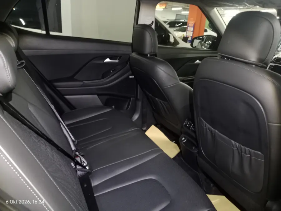 Foto Mobil Bekas Kabin Belakang Hyundai Creta 1.5 Prime tahun 2023