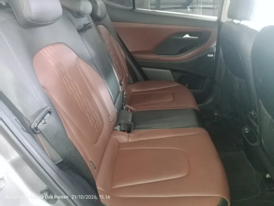 Foto Mobil Bekas Kabin Belakang Hyundai Creta 1.5 Prime tahun 2023