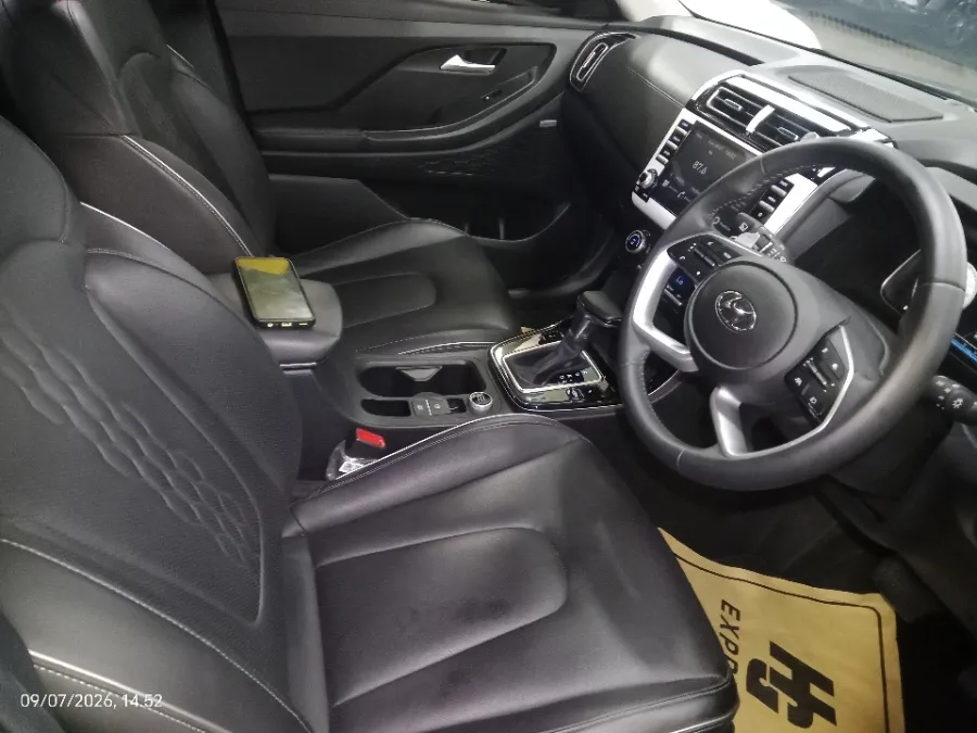 Foto Mobil Bekas Kabin Depan Hyundai Creta 1.5 Prime tahun 2023