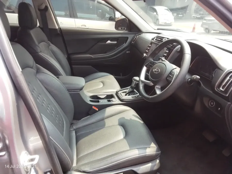 Foto Mobil Bekas Kabin Depan Hyundai Creta 1.5 Prime tahun 2023