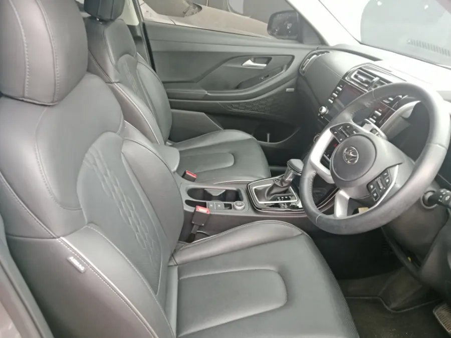 Foto Mobil Bekas Kabin Depan Hyundai Creta 1.5 Prime tahun 2023
