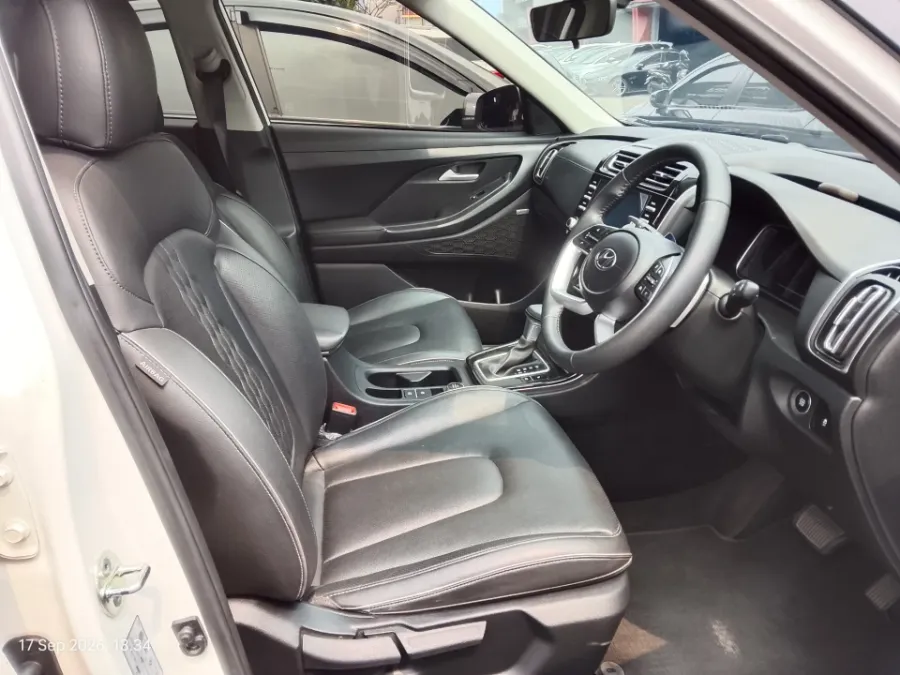 Foto Mobil Bekas Kabin Depan Hyundai Creta 1.5 Prime tahun 2023