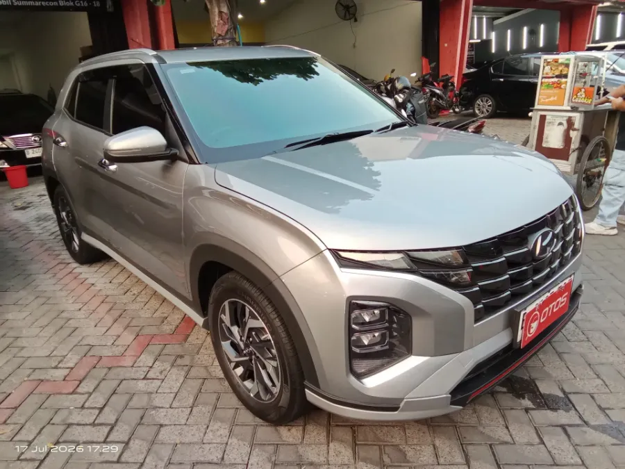 Foto Mobil Bekas Kanan Depan Hyundai Creta 1.5 Prime tahun 2023