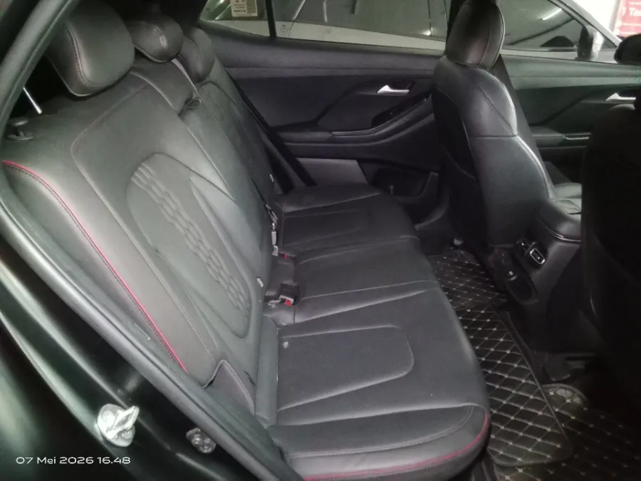 Foto Mobil Bekas Kabin Belakang Hyundai Creta 1.5 Prime tahun 2024