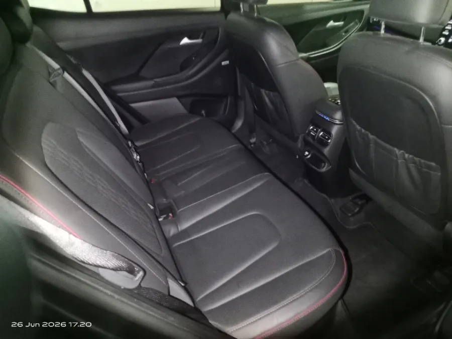 Foto Mobil Bekas Kabin Belakang Hyundai Creta 1.5 Prime tahun 2024