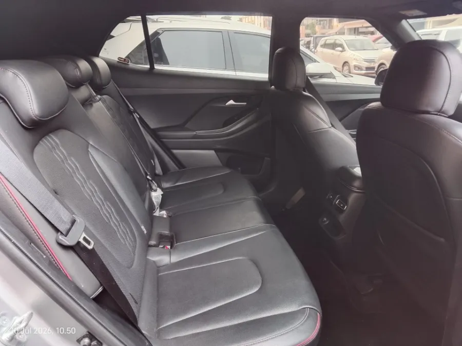 Foto Mobil Bekas Kabin Belakang Hyundai Creta 1.5 Prime tahun 2024