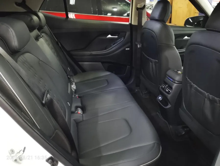 Foto Mobil Bekas Kabin Belakang Hyundai Creta 1.5 Prime tahun 2024