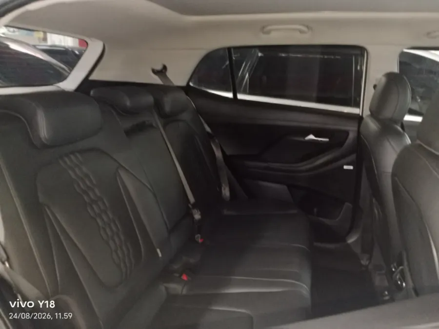 Foto Mobil Bekas Kabin Belakang Hyundai Creta 1.5 Prime tahun 2024