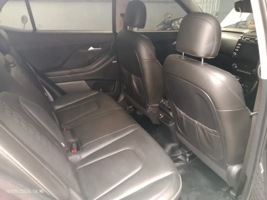 Foto Mobil Bekas Kabin Belakang Hyundai Creta 1.5 Prime tahun 2024