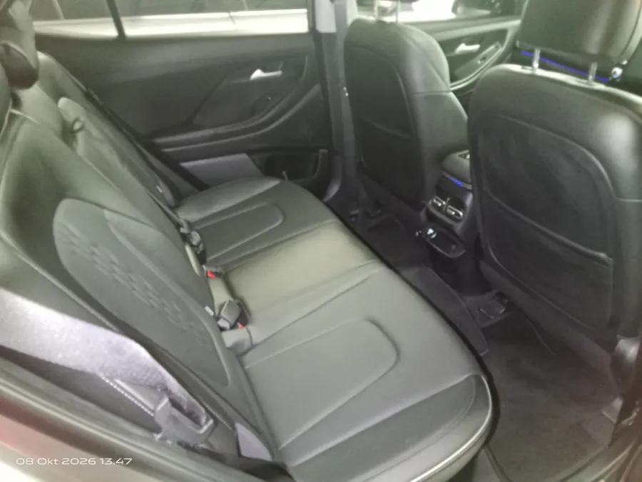 Foto Mobil Bekas Kabin Belakang Hyundai Creta 1.5 Prime tahun 2024