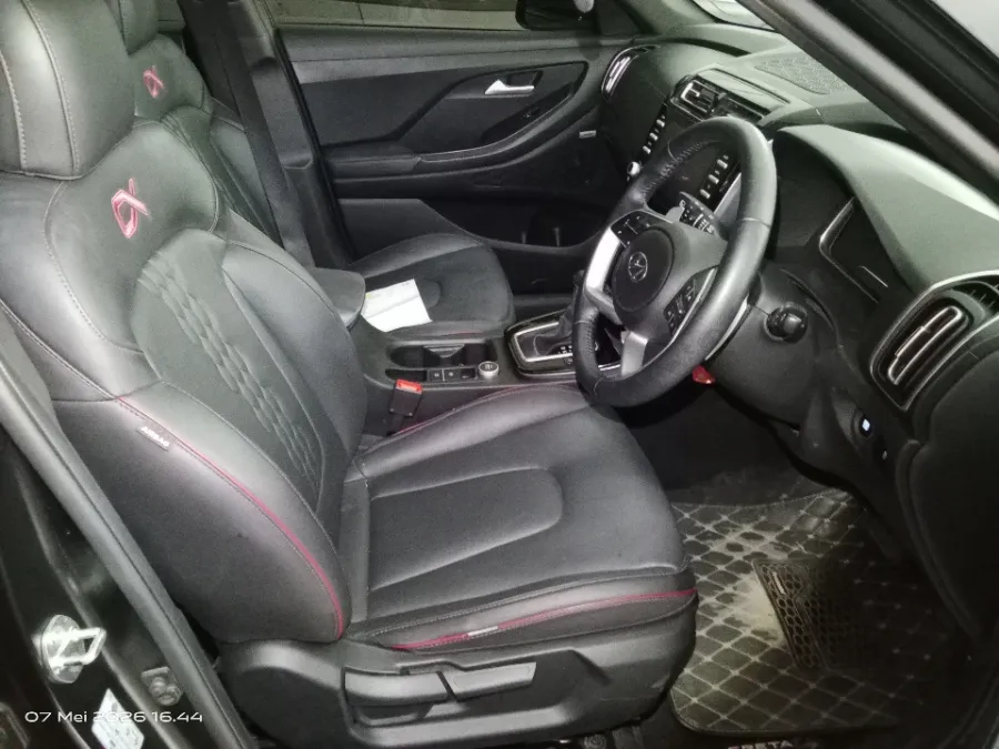 Foto Mobil Bekas Kabin Depan Hyundai Creta 1.5 Prime tahun 2024