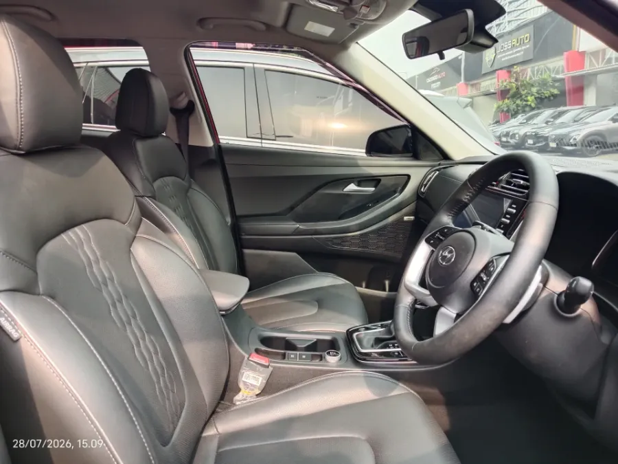 Foto Mobil Bekas Kabin Depan Hyundai Creta 1.5 Prime tahun 2024