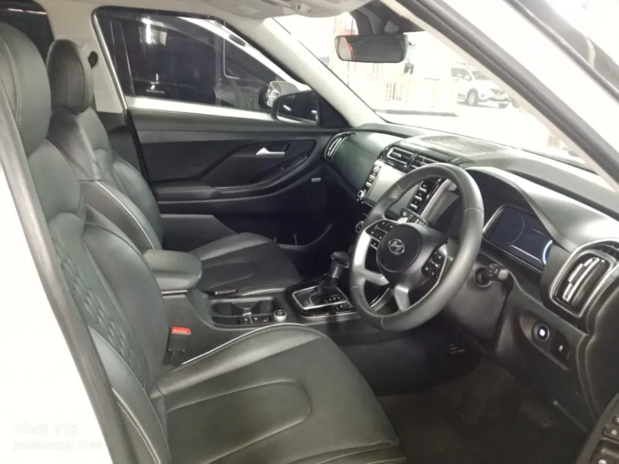 Foto Mobil Bekas Kabin Depan Hyundai Creta 1.5 Prime tahun 2024