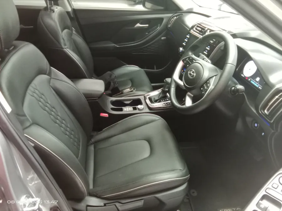 Foto Mobil Bekas Kabin Depan Hyundai Creta 1.5 Prime tahun 2024