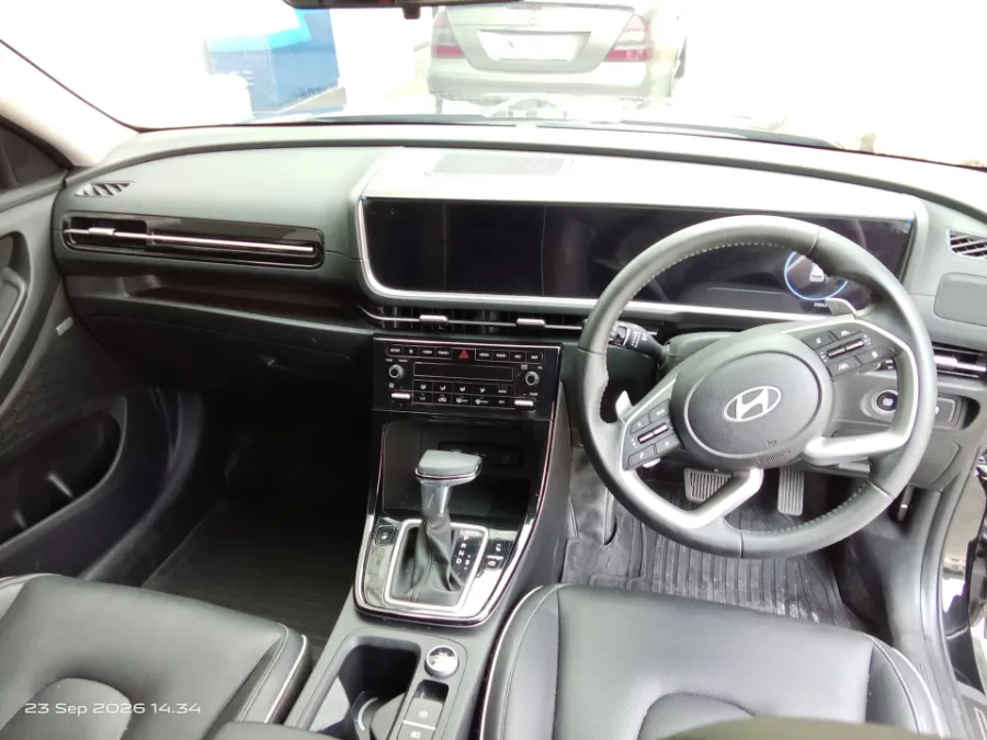 Foto Mobil Bekas Dashboard Hyundai Creta 1.5 Prime tahun 2025